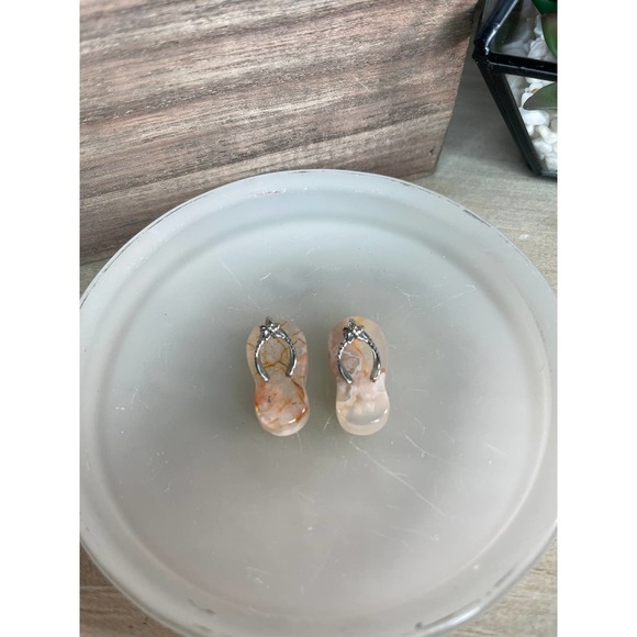 Miniature Flower Agate Flip Flop, Tiny Carvings - Picture 2 of 9